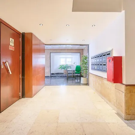 Double & Suite, Marques De Pombal, 1min Metro