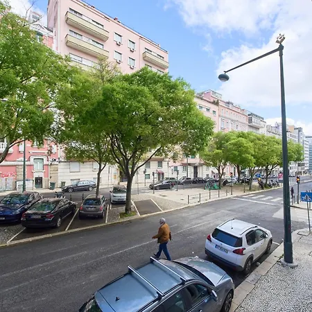 Double & Suite, Marques De Pombal, 1min Metro Vendégház Lisboa