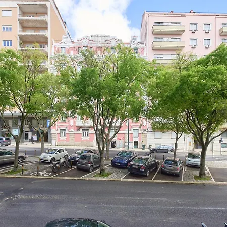 Double & Suite, Marques De Pombal, 1min Metro
