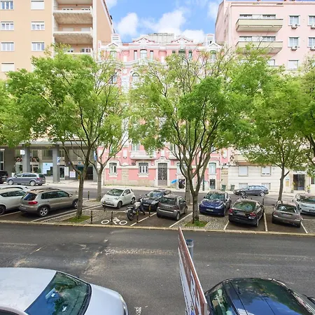 Double & Suite, Marques De Pombal, 1min Metro Lisboa