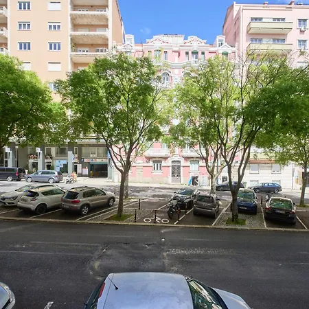 Double & Suite, Marques De Pombal, 1min Metro * Lisboa