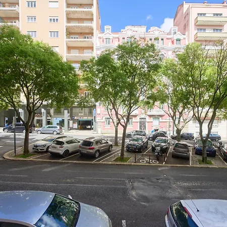 Double & Suite, Marques De Pombal, 1min Metro Lisboa